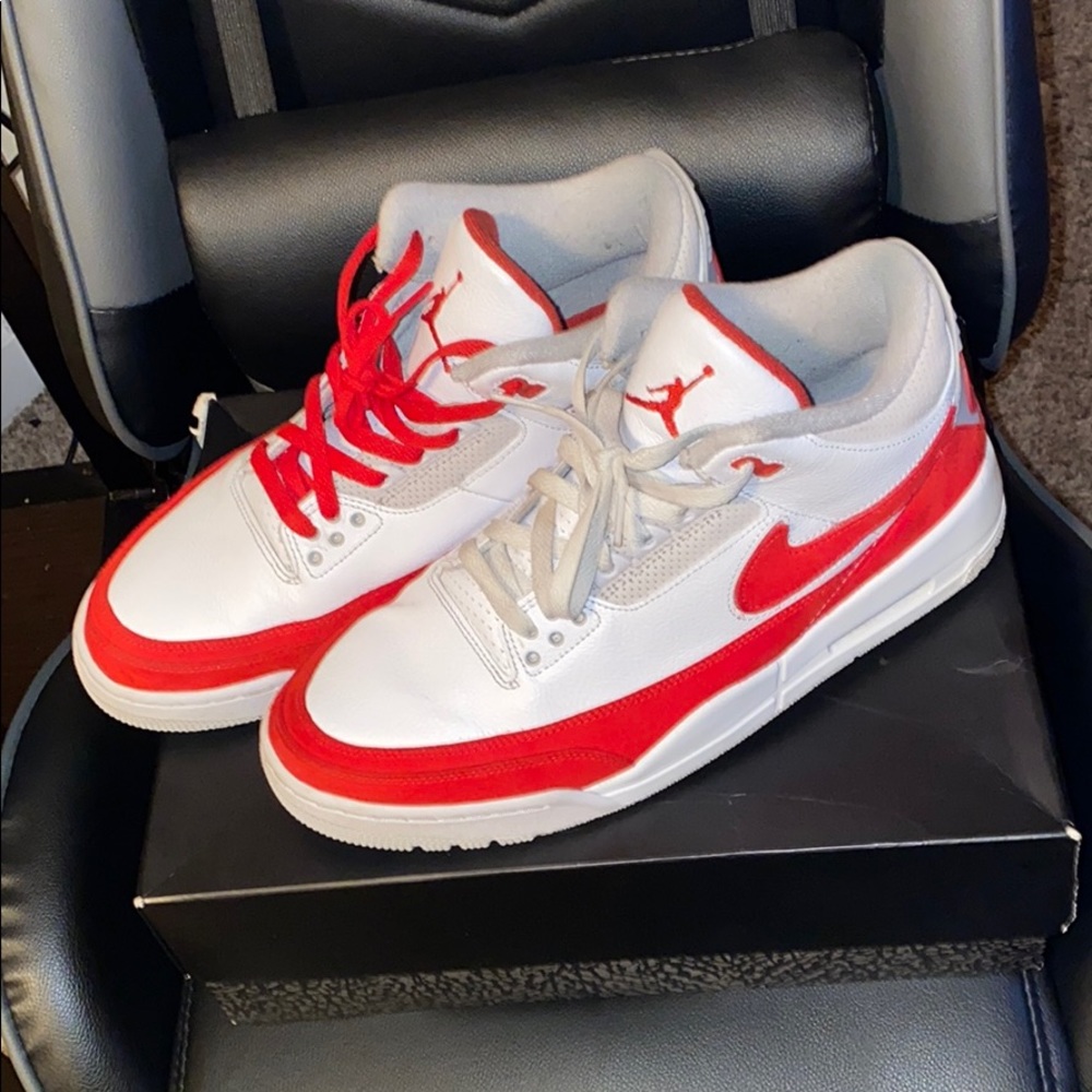 Air Jordan Retro 3’s Tinker white/ university red